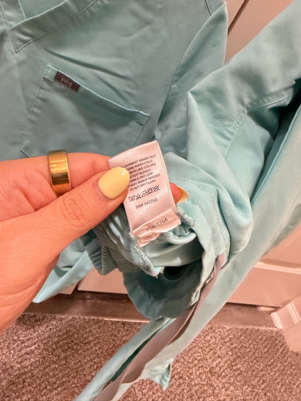Figs Women's Scrub Set in Aqua - Picture 4 of 5